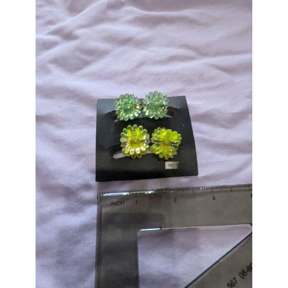 Flower-Shaped Green & Yellow Hair Clips Set Of 4 - Picture 2 of 2